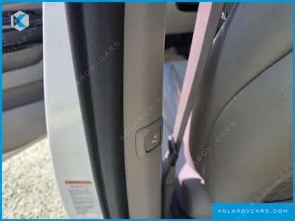 KIA CARNIVAL GASOLINE 9-SEATER NOBLESSE