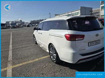 KIA CARNIVAL GASOLINE 9-SEATER NOBLESSE