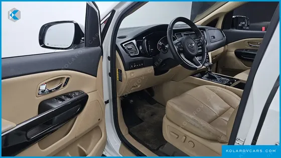 KIA CARNIVAL 6-SEATER WHEELCHAIR LIFT
