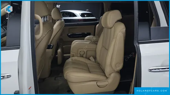KIA CARNIVAL 6-SEATER WHEELCHAIR LIFT