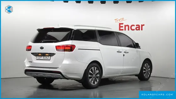 KIA CARNIVAL 9-SEATER LUXURY