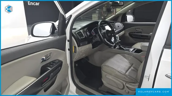 KIA CARNIVAL 9-SEATER LUXURY