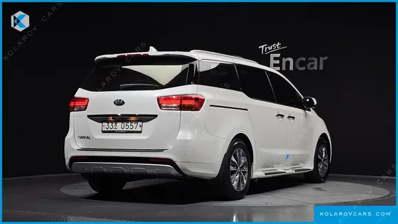 KIA CARNIVAL 9-SEATER LUXURY