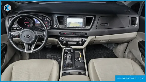 KIA CARNIVAL 9-SEATER LUXURY