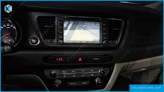 KIA CARNIVAL 9-SEATER LUXURY