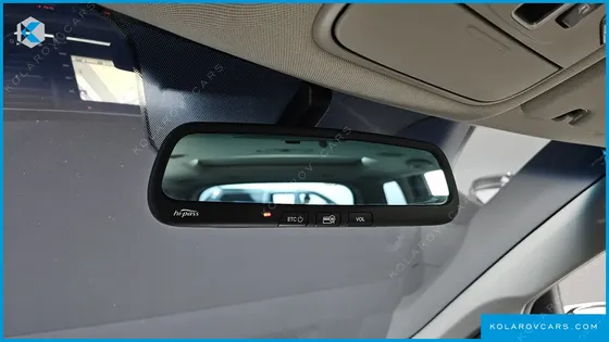 KIA CARNIVAL 9-SEATER LUXURY