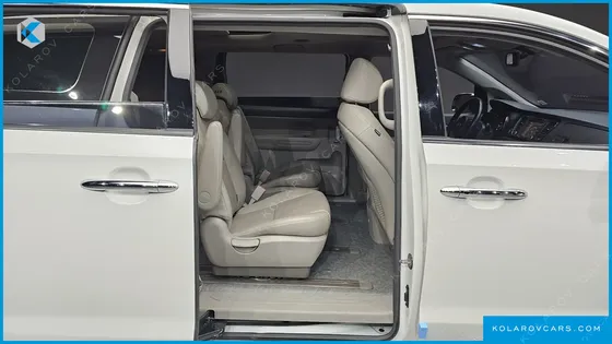 KIA CARNIVAL 9-SEATER LUXURY