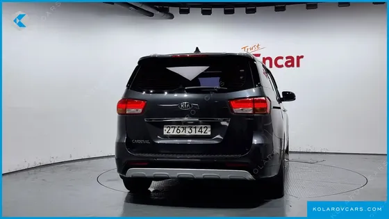 KIA CARNIVAL GASOLINE 9-SEATER NOBLESSE