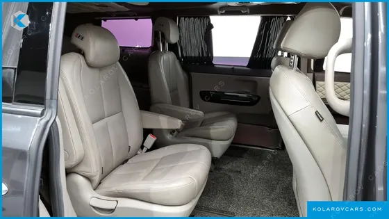 KIA CARNIVAL GASOLINE 9-SEATER NOBLESSE