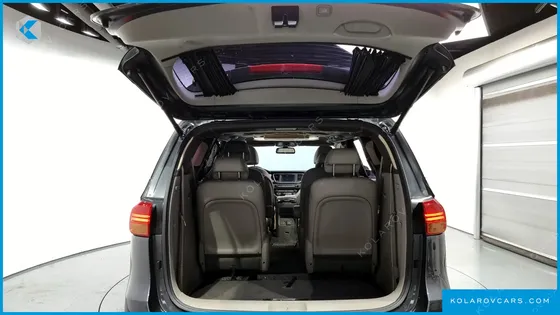 KIA CARNIVAL GASOLINE 9-SEATER NOBLESSE
