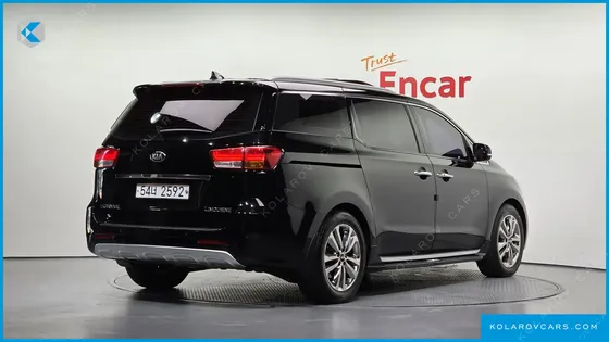 KIA CARNIVAL 9-SEATER NOBLESSE