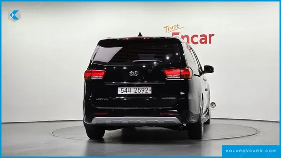 KIA CARNIVAL 9-SEATER NOBLESSE