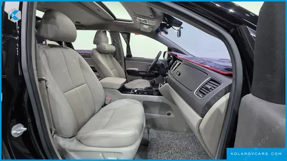 KIA CARNIVAL 9-SEATER NOBLESSE