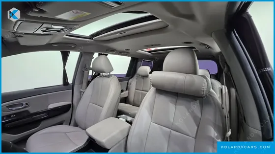 KIA CARNIVAL 9-SEATER NOBLESSE