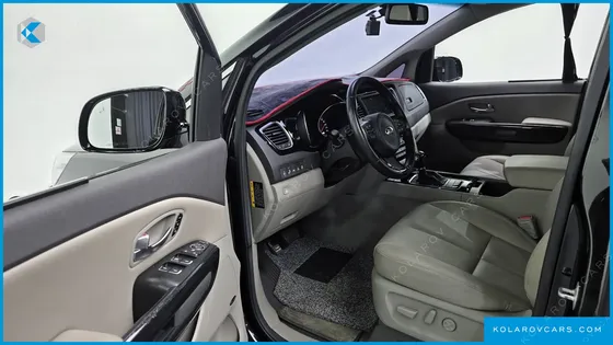 KIA CARNIVAL 9-SEATER NOBLESSE