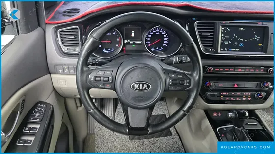 KIA CARNIVAL 9-SEATER NOBLESSE