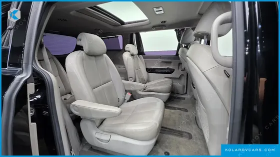 KIA CARNIVAL 9-SEATER NOBLESSE