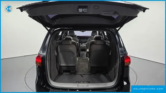 KIA CARNIVAL 9-SEATER NOBLESSE