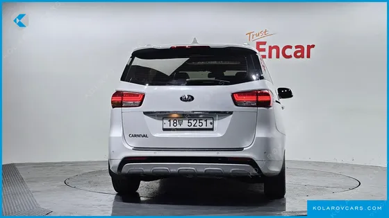 KIA CARNIVAL 9-SEATER PRESTIGE