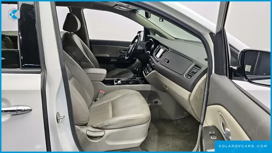 KIA CARNIVAL 9-SEATER PRESTIGE