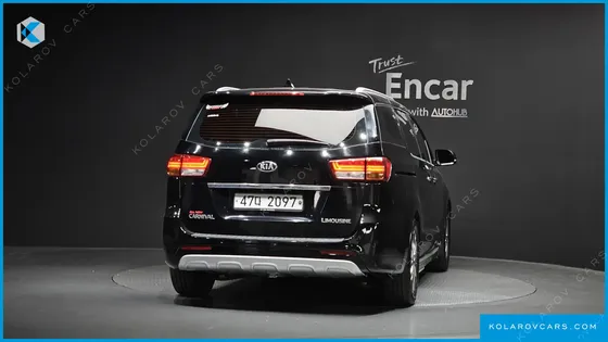 KIA CARNIVAL 9-SEATER NOBLESSE