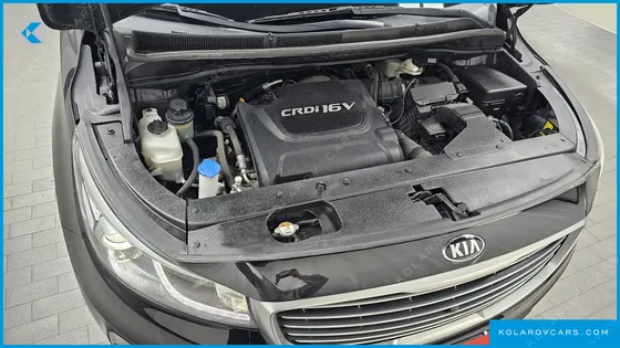 KIA CARNIVAL 9-SEATER NOBLESSE