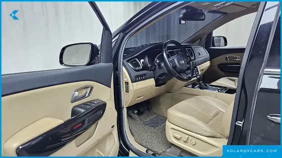 KIA CARNIVAL 9-SEATER NOBLESSE