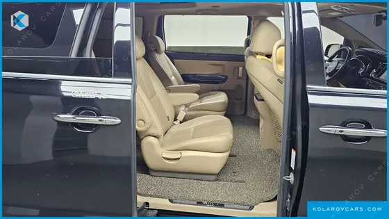 KIA CARNIVAL 9-SEATER NOBLESSE