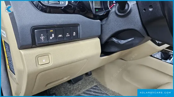 KIA CARNIVAL 9-SEATER NOBLESSE