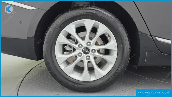 KIA K8 2.5 GASOLINE 2WD