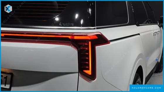KIA CARNIVAL HEV 7SEATER SIGNATURE