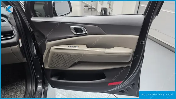 KIA CARNIVAL HEV 9SEATER NOBLESS