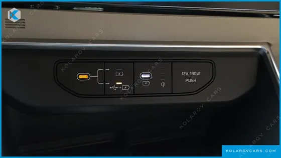KIA CARNIVAL HEV 9-SEATER HI-LIMOUSINE (SPECIAL VEHICLE)
