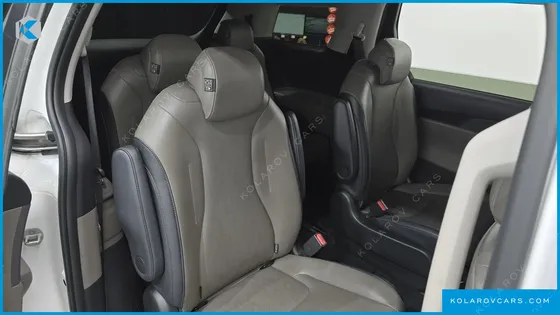 KIA CARNIVAL GASOLINE 9-SEATER PRESTIGE