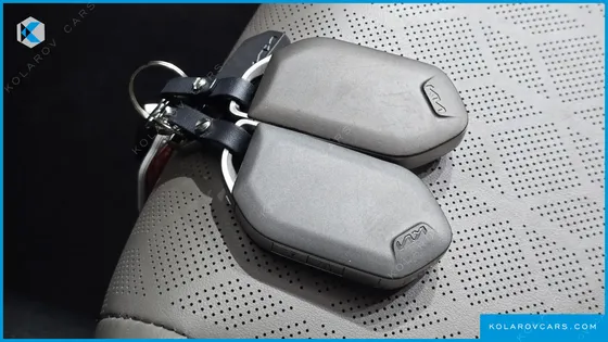 KIA CARNIVAL GASOLINE 9-SEATER PRESTIGE