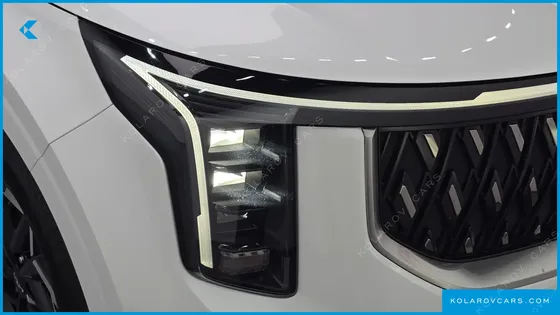 KIA CARNIVAL GASOLINE 9-SEATER PRESTIGE