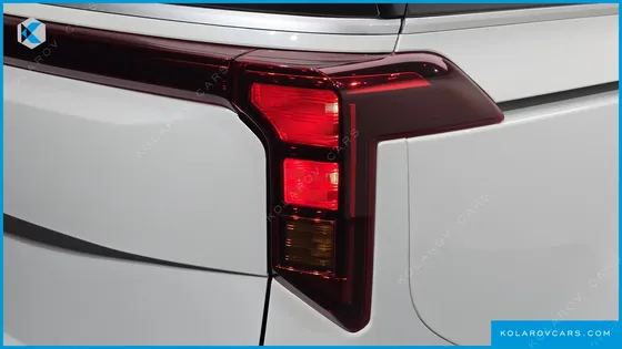 KIA CARNIVAL GASOLINE 9-SEATER PRESTIGE