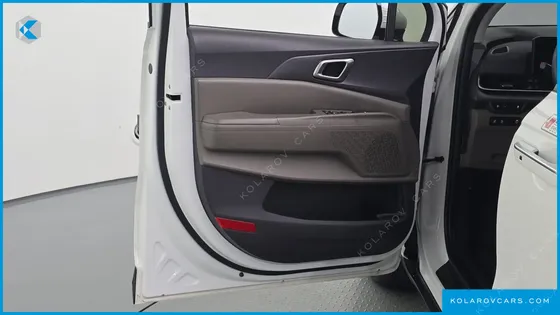 KIA CARNIVAL GASOLINE 9-SEATER PRESTIGE