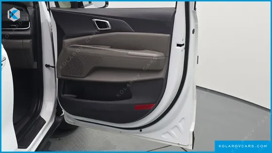 KIA CARNIVAL GASOLINE 9-SEATER PRESTIGE