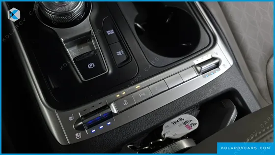 KIA CARNIVAL GASOLINE 9-SEATER PRESTIGE