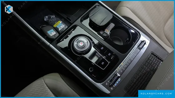 KIA CARNIVAL DIESEL 9-SEATER HI LIMOUSINE