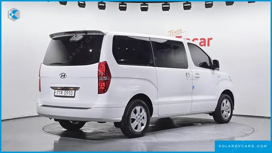 HYUNDAI STAREX 4WD WAGON 12-SEATER