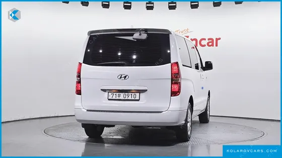 HYUNDAI STAREX 4WD WAGON 12-SEATER