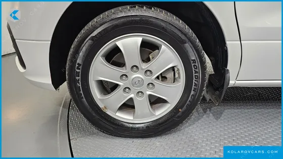 HYUNDAI STAREX 4WD WAGON 12-SEATER