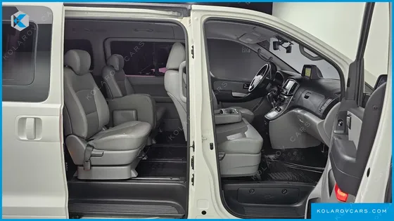 HYUNDAI STAREX 4WD WAGON 12-SEATER
