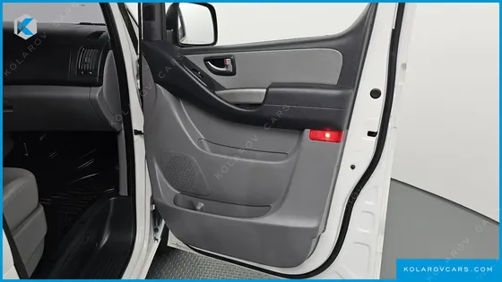 HYUNDAI STAREX 4WD WAGON 12-SEATER