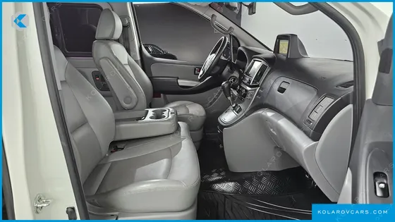 HYUNDAI STAREX 4WD WAGON 12-SEATER