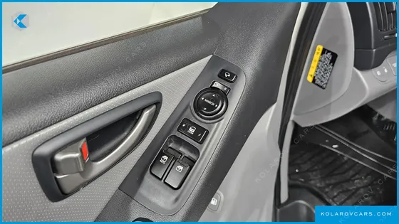 HYUNDAI STAREX 4WD WAGON 12-SEATER