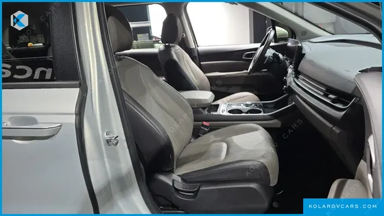 KIA CARNIVAL GASOLINE 9-SEATER PRESTIGE