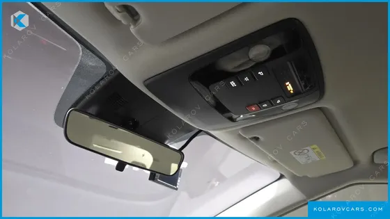 KIA CARNIVAL GASOLINE 9-SEATER PRESTIGE